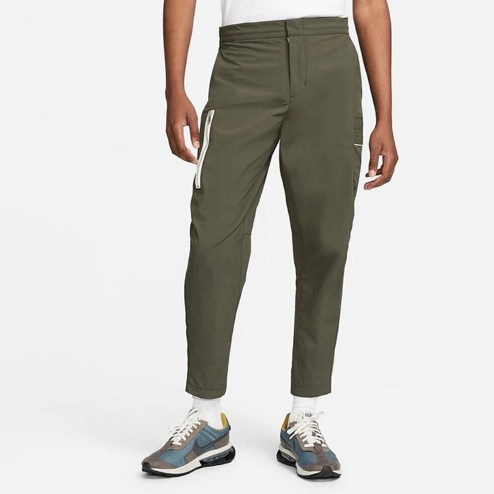 NIKE SPORTSWEAR ESSENTIAL STYLE UTILITY PANTS MEN/WOMEN SZ 30 OLIVE GREEN TRENDY